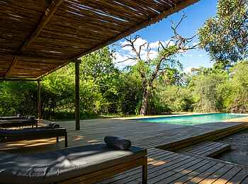 Thamo Telele Camp: Am Pooldeck Thamo Telele Camp: Am Pooldeck