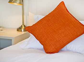 Galton House: Kissen