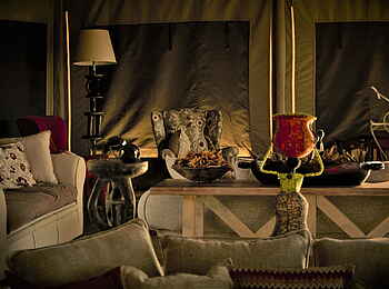 Ingwe Pan Camp: Loungeecke Ingwe Pan Camp: Loungeecke