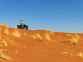 Kwessi Dunes Lodge: Unterwegs auf einem Quad-Bike