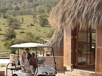 Mara Bushtops: Golfcart