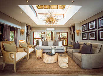 Sabi Sabi Bush Lodge: Lounge der Villa Sabi Sabi Bush Lodge: Lounge der Villa
