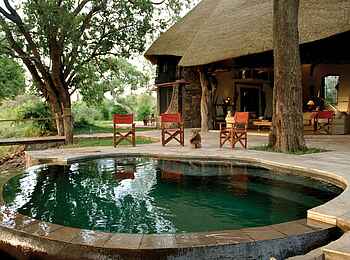 Luangwa Safari House: Reflecting Pool Luangwa Safari House: Reflecting Pool
