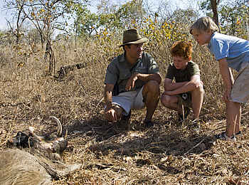Mkulumadzi Lodge: Kinder und ihre reiche Beute