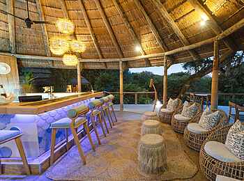 Thonga Beach Lodge: Offen gestaltete Bar Thonga Beach Lodge: Offen gestaltete Bar