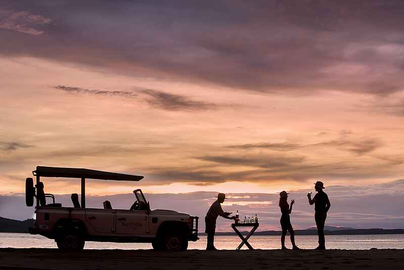 Bumi Hills Safari Lodge: Sundowner Bumi Hills Safari Lodge: Sundowner