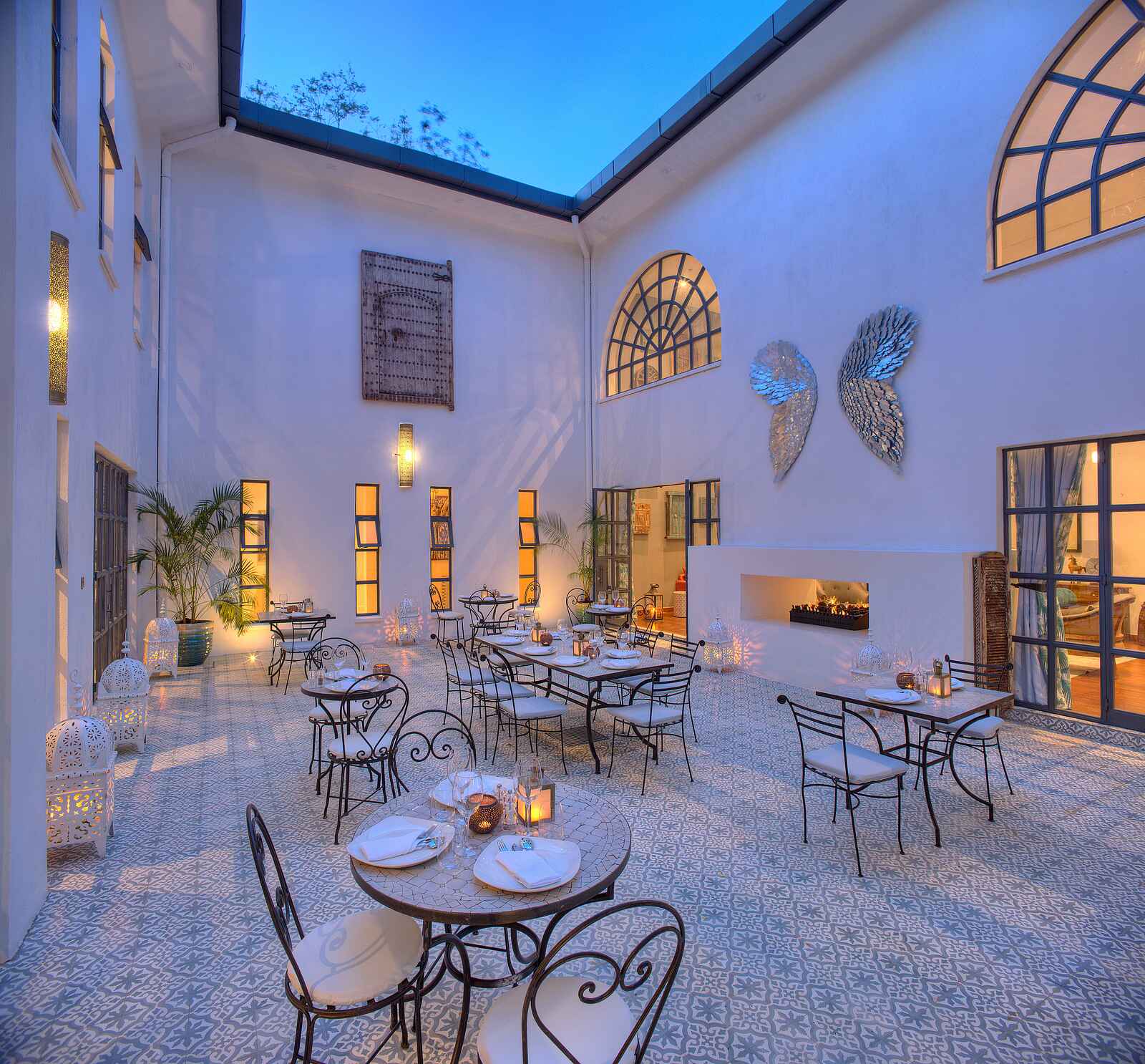 Latitude 0: Innenhof Latitude 0: Innenhof