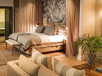 Stanley and Livingstone Boutique Hotel: Schlafzimmer mit Wohnzimmer Stanley and Livingstone Boutique Hotel: Schlafzimmer mit Wohnzimmer