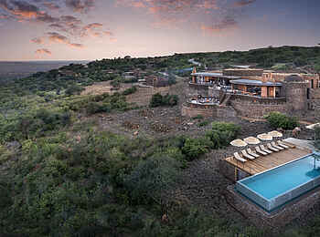 andBeyond Suyian Lodge: Blick auf die Lodge andBeyond Suyian Lodge: Blick auf die Lodge