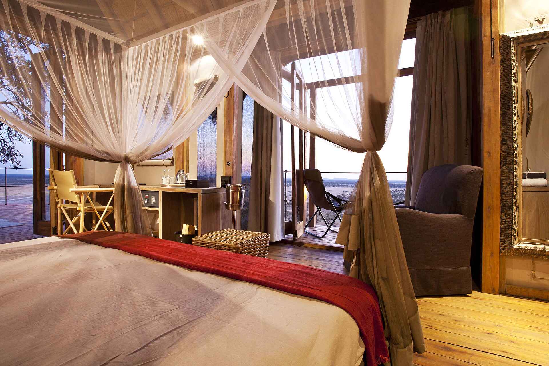 Dolomite Camp, Doppelbett, Etosha Pan, Etosha-Nationalpark, Etoshapfanne, Moskitonetz, Namibia Wildlife Resorts, NWR, Veranda, Afrikarma, Afrikarma Safaris, Afrikarma.de