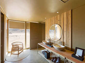 Hoanib Skeleton Coast Camp: Familytent Waschtisch