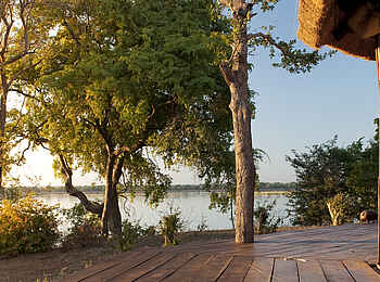 Kasaka River Lodge: Veranda Kasaka River Lodge: Veranda