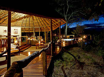 Lagoon Camp: Das Camp am Abend Lagoon Camp: Das Camp am Abend