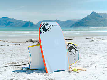 The Last Word Long Beach Boutique-Hotel: Surfen auf Bodyboards