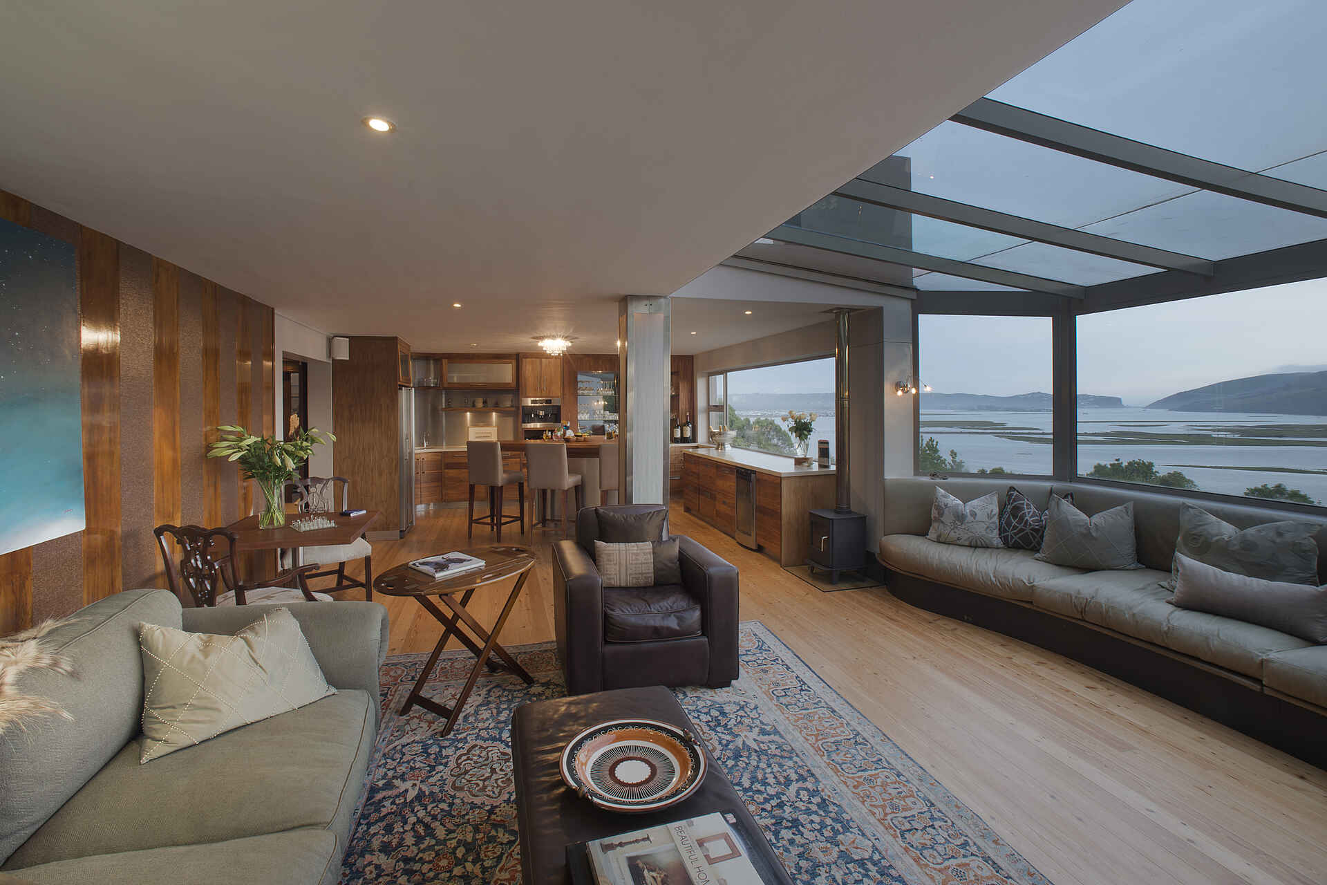 Kanonkop House: Bar mit Panoramafenstern