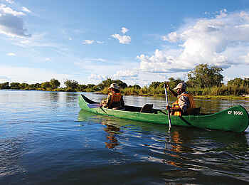 Matetsi Victoria Falls: Kanuten auf dem Sambesi Matetsi Victoria Falls: Kanuten auf dem Sambesi