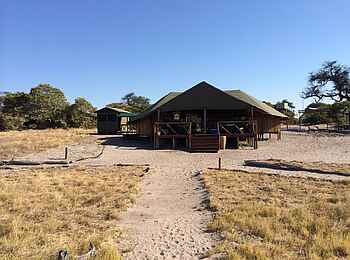 Camp Savuti: Hauptgebäude