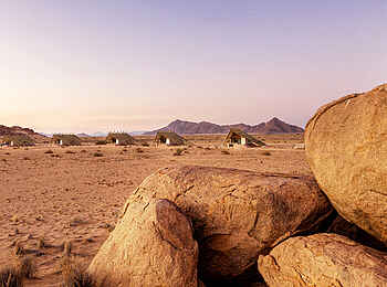 Desert Quiver Camp: Granit und Chalets