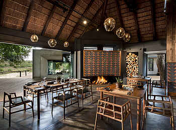 Lion Sands Ivory Lodge: Feuerstelle