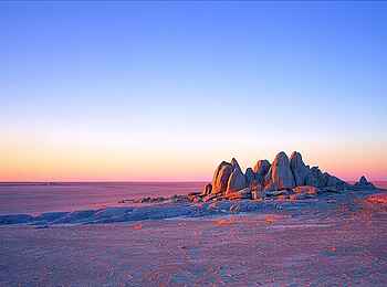 San Camp: Sonnenuntergang auf Kubu Island