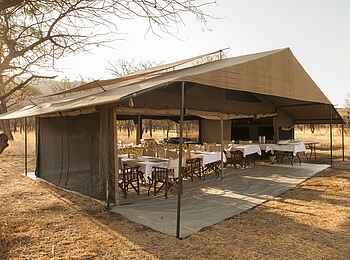 Serengeti Kati Kati Tented Camp: Speisezelt Serengeti Kati Kati Tented Camp: Speisezelt