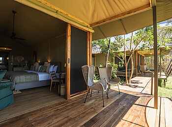 Wilderness Mara Camp: Family Suite Terrasse