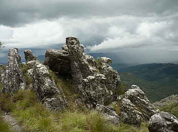 Frog and Fern Cottages: Felsformation Frog and Fern Cottages: Felsformation