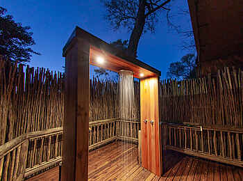 Mma Dinare Camp: Außendusche Mma Dinare Camp: Außendusche