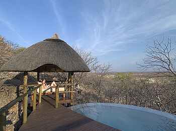 Little Ongava: Entspannung am Infinity Pool Little Ongava: Entspannung am Infinity Pool