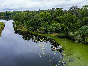 Okavango Spirit: Mit dem Beiboot beim Fischen Okavango Spirit: Mit dem Beiboot beim Fischen