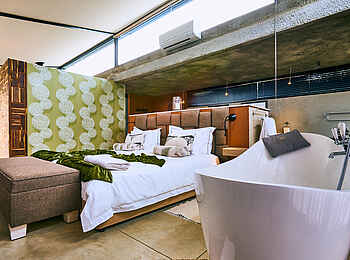 Otjimbondona Kalahari Lodge: Blick in die Villa Kudu