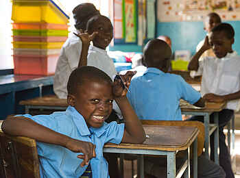 Sindabezi Island Camp: Besuch einer Schule 