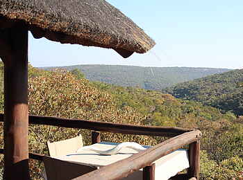 Makweti Safari Lodge: Essbereich mit Blick ins Gelände