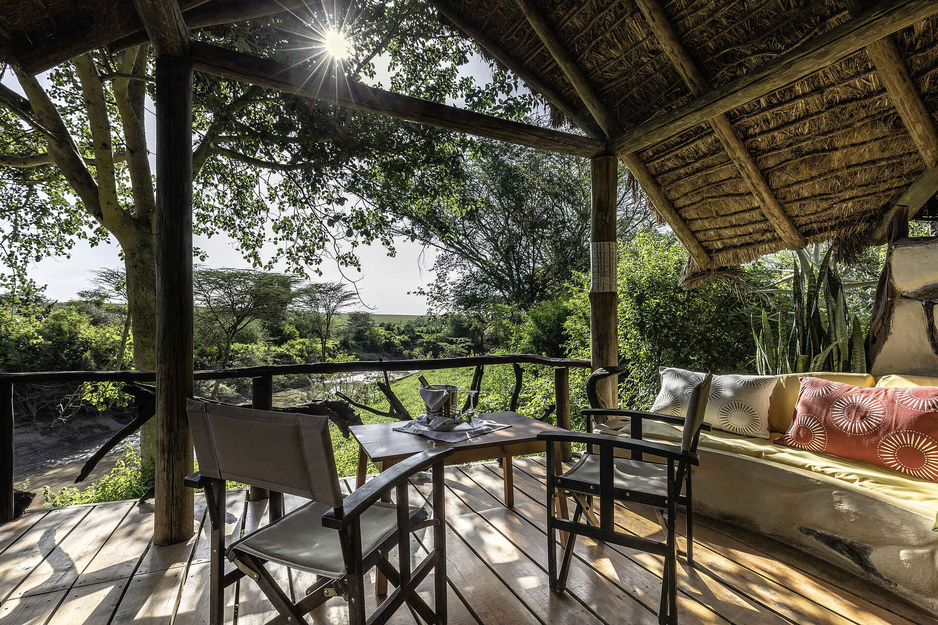 Basecamp Masai Mara: Die Veranda des River View Zelts
