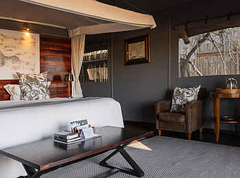 Chitabe Lediba Camp: Family Tent Blick hinein