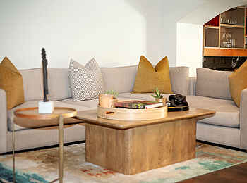 La Petite Ferme Boutique Hotel: Lounge mit Bar