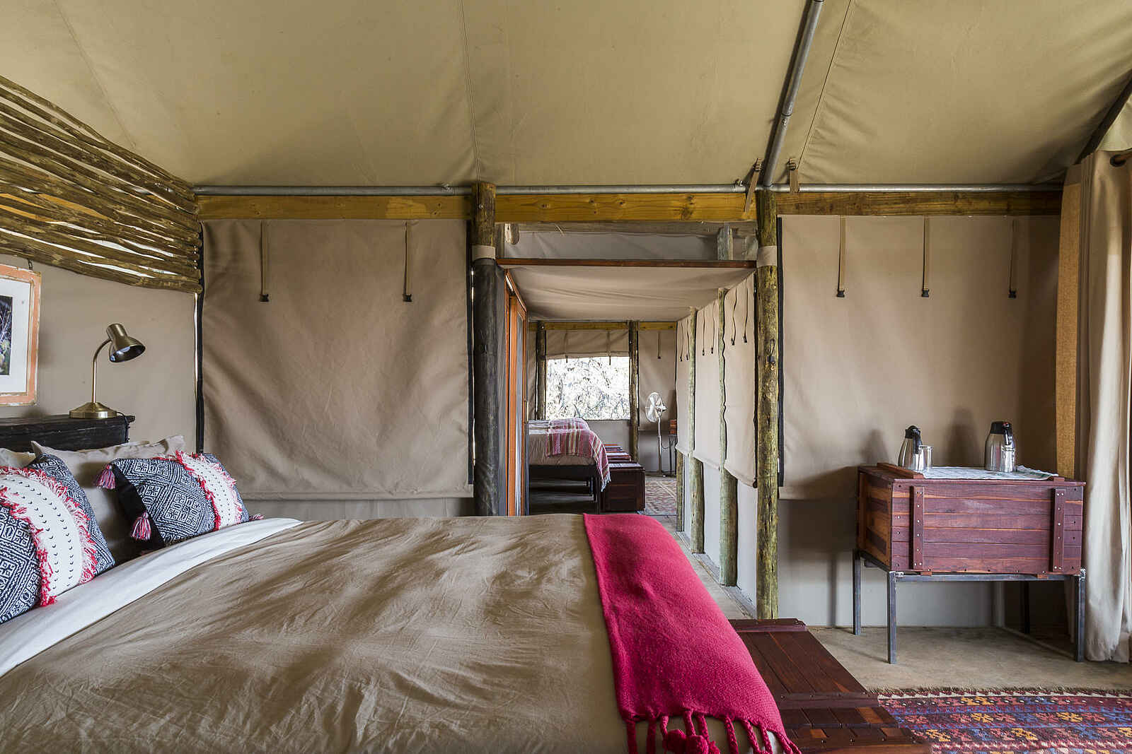 Meno a Kwena Camp: Family Tent Bett Meno a Kwena Camp: Family Tent Bett