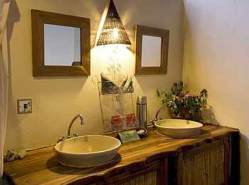 Mvuu Lodge: Badezimmer Mvuu Lodge: Badezimmer