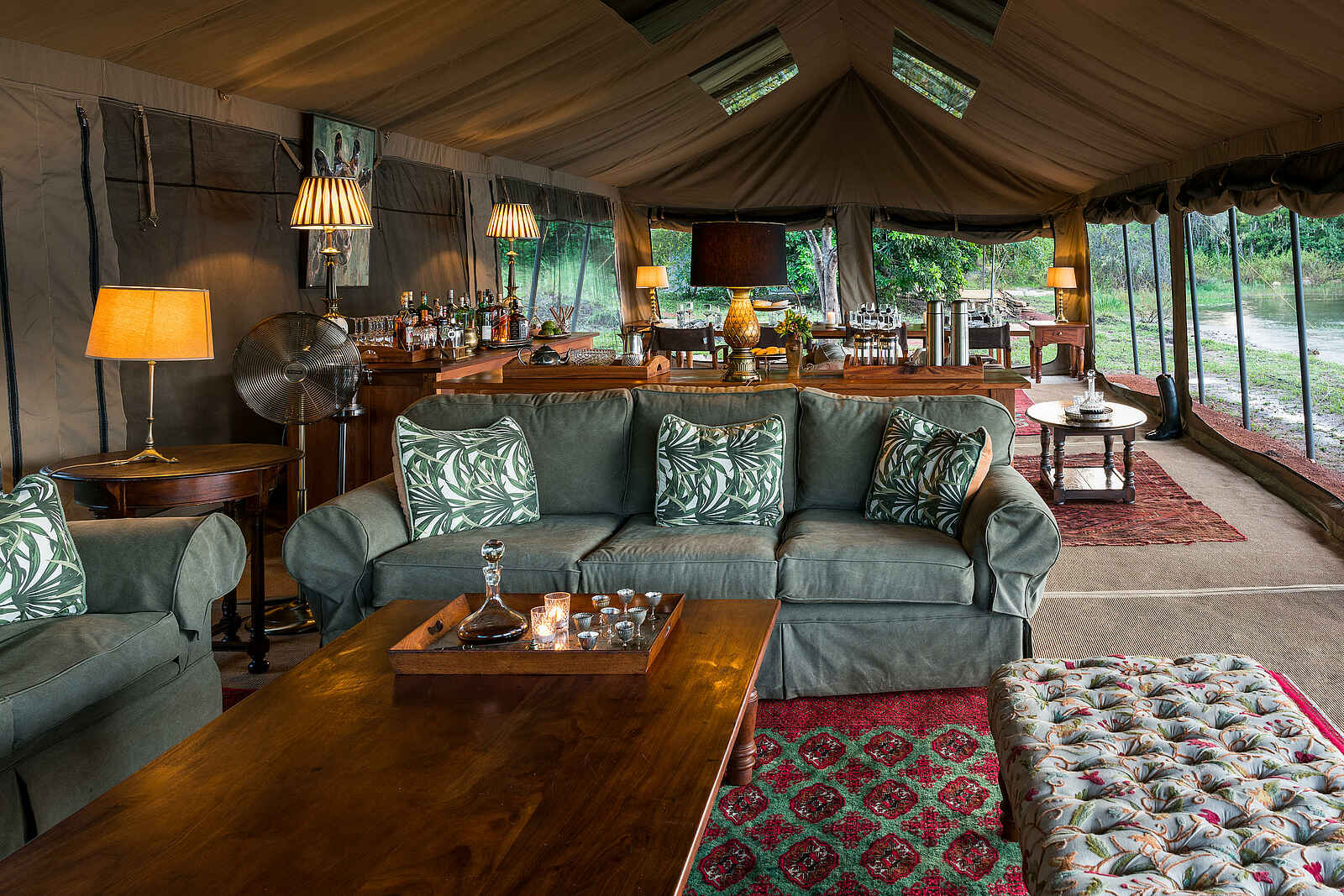 Papa´s Camp: Im Messezelt Papa´s Camp: Im Messezelt