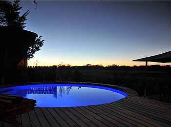 The Hide: Pool am Abend The Hide: Pool am Abend