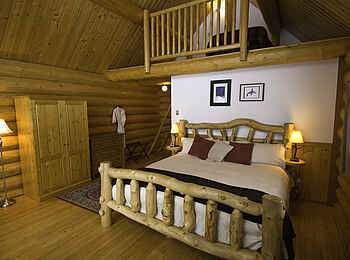 Tweedsmuir Park Lodge: Einrichtung des Chalets "Grizzly"