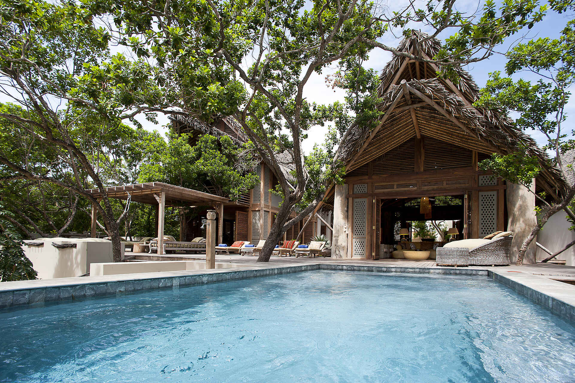 Vamizi Island: Suluwilo Swimmingpool suluwilo, swimmingpool, &Beyond, Mosambik, Vamizi Island, afrikarma, afrikarma safaris, afrikarma safaris - wildnis. hautnah, afrikarma.de