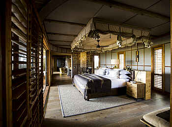 Mombo Camp: Schlafbereich bei Tageslicht Mombo Camp: Schlafbereich bei Tageslicht