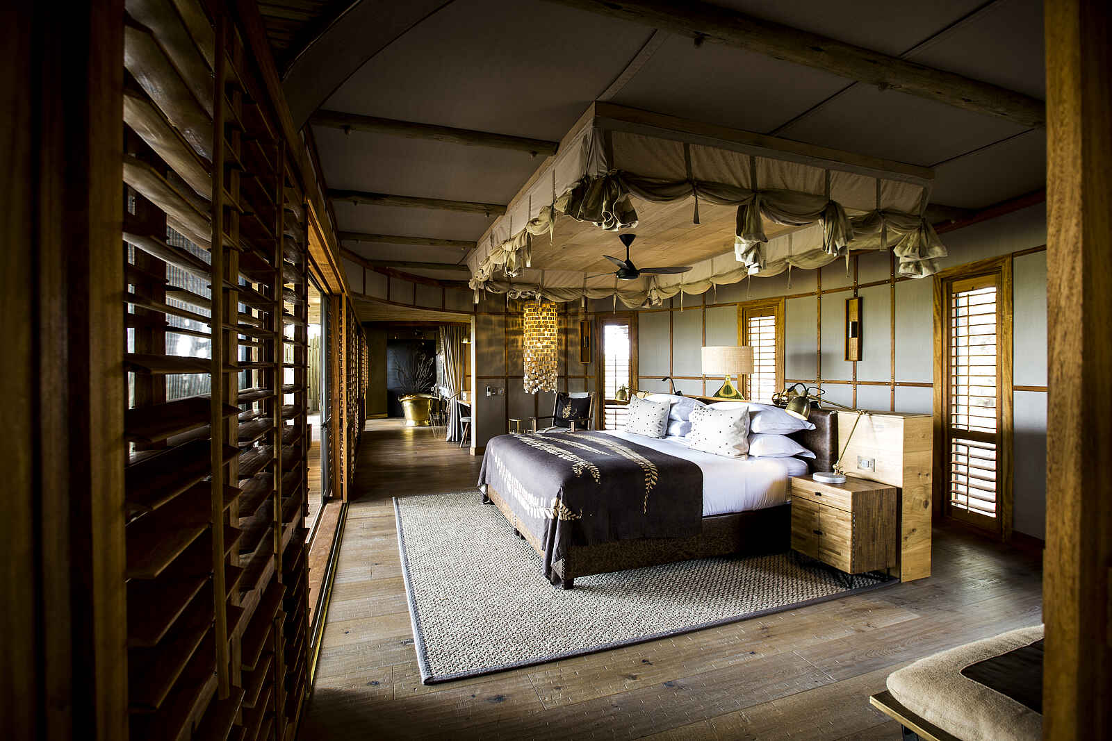 Mombo Camp: Schlafbereich bei Tageslicht Mombo Camp: Schlafbereich bei Tageslicht