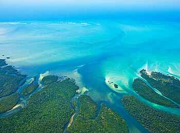 Ibo Island Lodge: Luftaufnahme der Mangroven-Kanäle