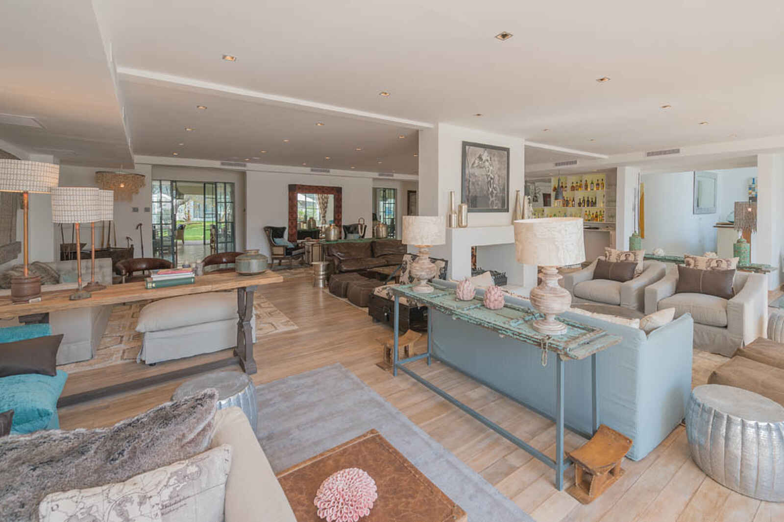 Latitude 15: In der Lounge Latitude 15: In der Lounge