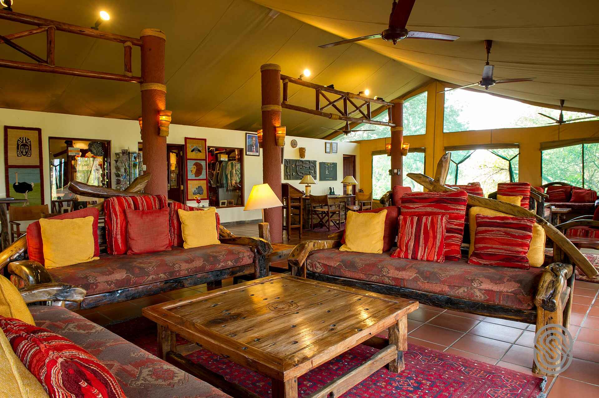 Mbuzi Mawe Serena Camp: Lounge Mbuzi Mawe Serena Camp, Serena Hotels, Serengeti, Lounge, Sessel, Sitzgruppe, afrikarma, afrikarma Safaris, afrikarma Safaris - Wildnis. Hautnah., afrikarma.de