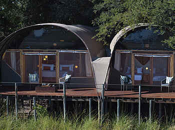 Okuti Camp: Außenansicht Familiensuite
