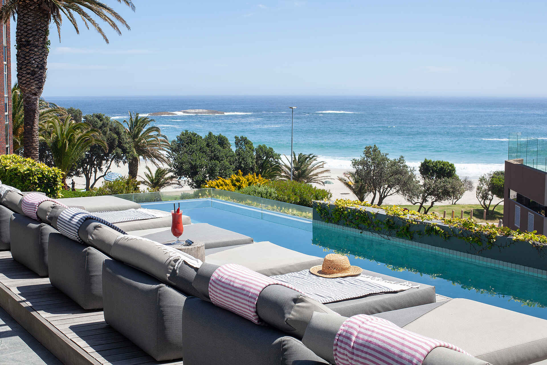 POD Camps Bay Boutique Hotel: Ausblick vom Pool POD Camps Bay Boutique Hotel: Ausblick vom Pool
