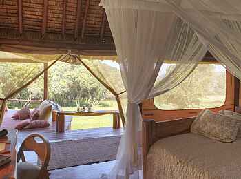 Saruni Mara Camp: Schreibtisch